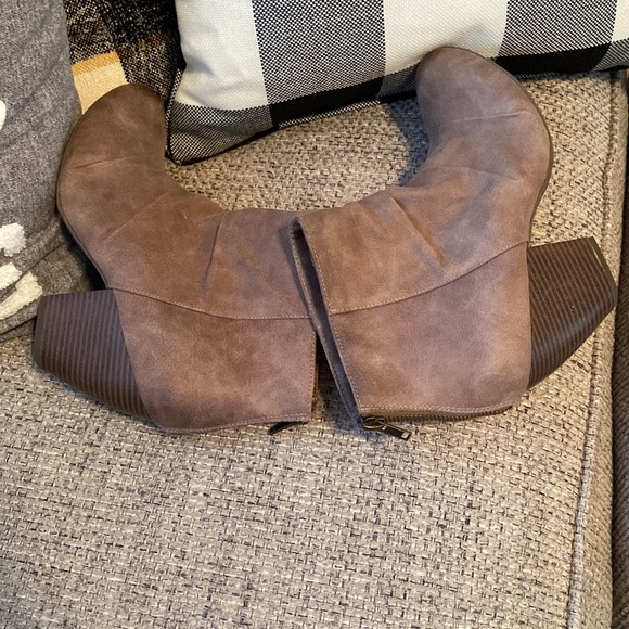 Rampage Booties - Picture 5 of 9